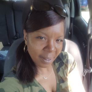 Meet your Posher, Corina